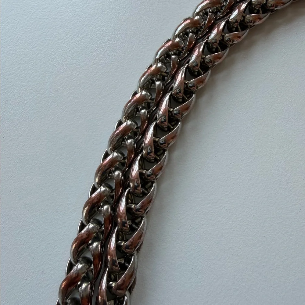 Elie Tahari Beverly chain link leather hobo/tote bag in Mushroom. GUC.